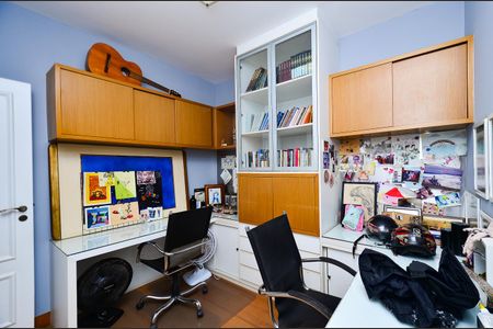 Apartamento à venda com 151m², 4 quartos e 2 vagas Apartamento à venda com 151m², 4 quartos e 2 vagasQuarto 1