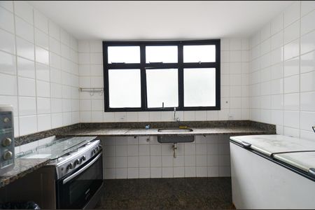 Apartamento à venda com 151m², 4 quartos e 2 vagas Apartamento à venda com 151m², 4 quartos e 2 vagasÁrea comum - Salão de festas