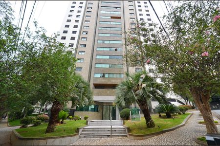 Apartamento à venda com 151m², 4 quartos e 2 vagas Apartamento à venda com 151m², 4 quartos e 2 vagasFachada