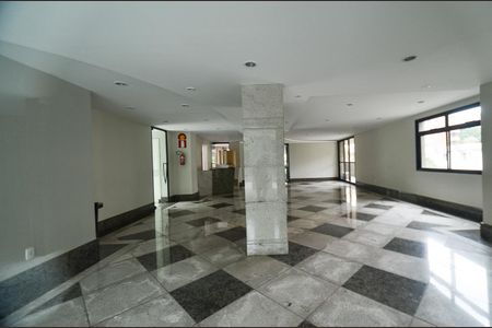 Apartamento à venda com 151m², 4 quartos e 2 vagas Apartamento à venda com 151m², 4 quartos e 2 vagasÁrea comum - Salão de festas