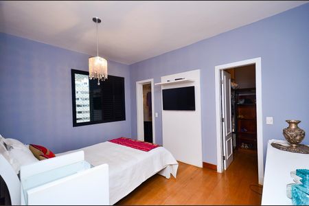 Apartamento à venda com 151m², 4 quartos e 2 vagas Apartamento à venda com 151m², 4 quartos e 2 vagasSuite 2