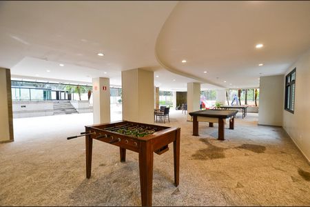 Apartamento à venda com 151m², 4 quartos e 2 vagas Apartamento à venda com 151m², 4 quartos e 2 vagasÁrea comum - Jogos