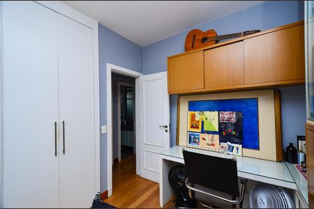 Apartamento à venda com 151m², 4 quartos e 2 vagas Apartamento à venda com 151m², 4 quartos e 2 vagasQuarto 1