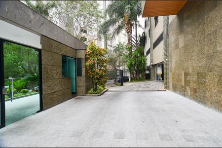 Apartamento à venda com 151m², 4 quartos e 2 vagas Apartamento à venda com 151m², 4 quartos e 2 vagasEntrada