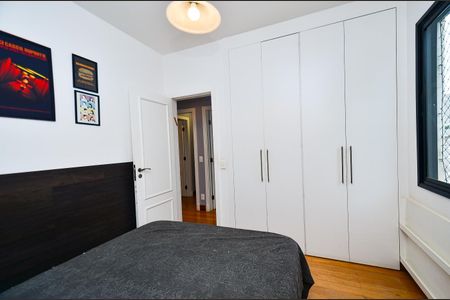 Apartamento à venda com 151m², 4 quartos e 2 vagas Apartamento à venda com 151m², 4 quartos e 2 vagasQuarto 2