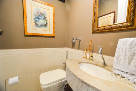 Apartamento à venda com 151m², 4 quartos e 2 vagas Apartamento à venda com 151m², 4 quartos e 2 vagasLavabo