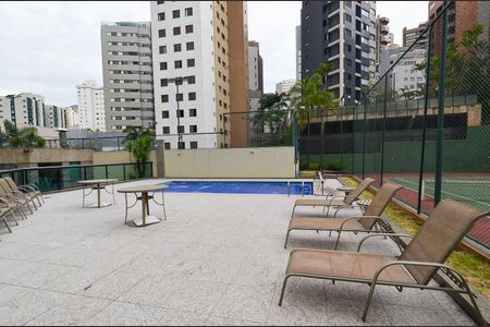 Apartamento à venda com 151m², 4 quartos e 2 vagas Apartamento à venda com 151m², 4 quartos e 2 vagasÁrea comum - Piscina