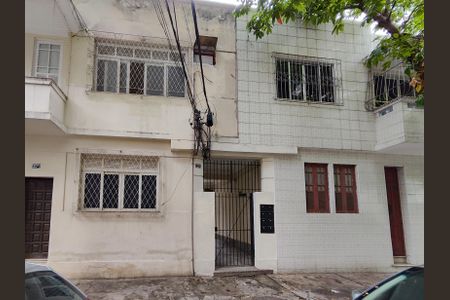 Casa à venda com 96m², 2 quartos e sem vaga Casa à venda com 96m², 2 quartos e sem vagaFachada e portaria