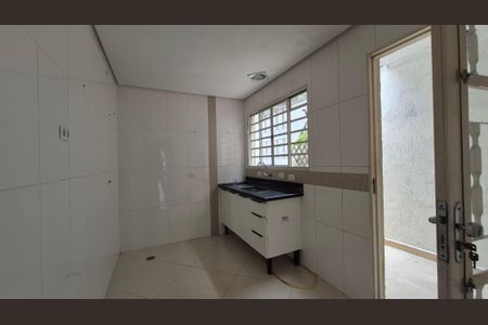 Casa para alugar com 110m², 2 quartos e 2 vagas Casa para alugar com 110m², 2 quartos e 2 vagasCozinha