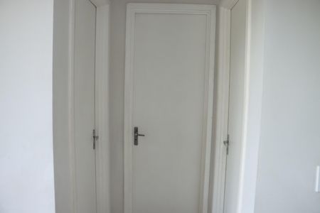 Corredor de apartamento para alugar com 2 quartos, 50m² em Chácara Granja Velha, Cotia