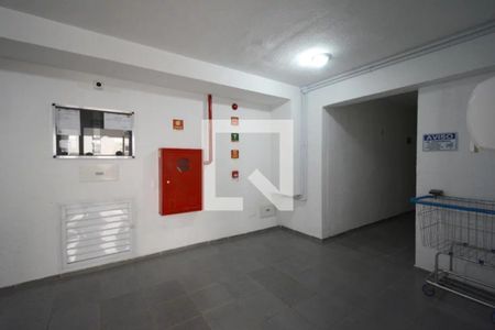 Apartamento à venda com 42m², 2 quartos e 1 vaga Apartamento à venda com 42m², 2 quartos e 1 vagaHall social