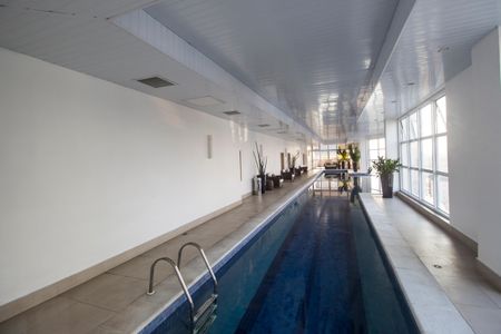 Apartamento à venda com 98m², 2 quartos e 2 vagasÁrea comum - Piscina