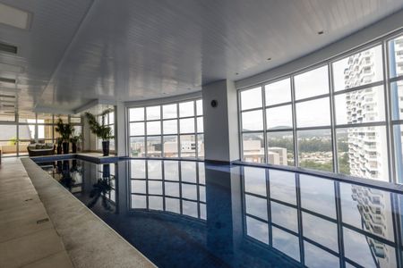 Apartamento à venda com 98m², 2 quartos e 2 vagasÁrea comum - Piscina Coberta