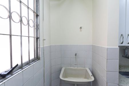 Apartamento à venda com 48m², 2 quartos e sem vaga Apartamento à venda com 48m², 2 quartos e sem vagaCozinha e Área de Serviço