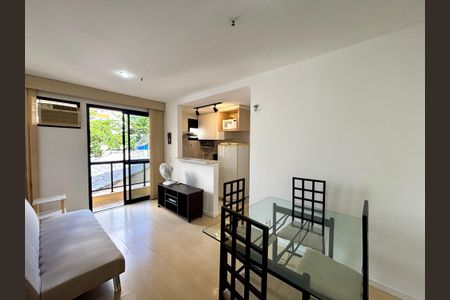 Sala de apartamento para alugar com 1 quarto, 38m² em Botafogo, Rio de Janeiro