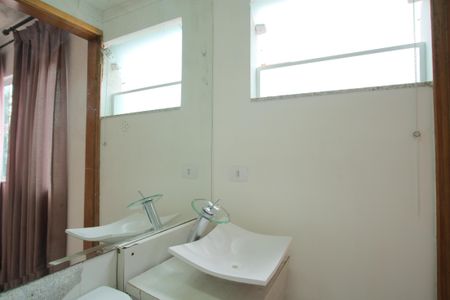 Banheiro da Suíte de casa para alugar com 1 quarto, 45m² em Vila Carrão, São Paulo