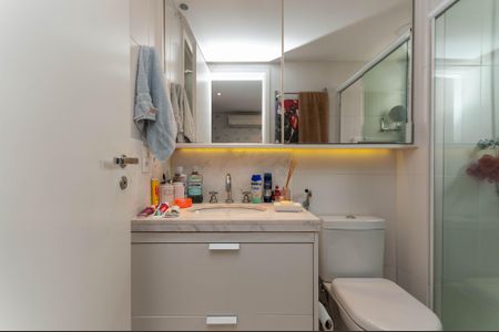 Apartamento à venda com 170m², 3 quartos e 3 vagas Apartamento à venda com 170m², 3 quartos e 3 vagasBanheiro do quarto 3 Suíte