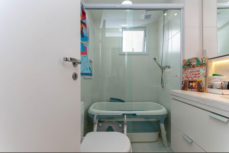 Apartamento à venda com 170m², 3 quartos e 3 vagas Apartamento à venda com 170m², 3 quartos e 3 vagasBanheiro do quarto 2 Suíte