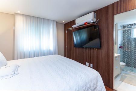 Apartamento à venda com 170m², 3 quartos e 3 vagas Apartamento à venda com 170m², 3 quartos e 3 vagasQuarto 1 Suíte