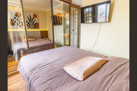 Suíte de apartamento para alugar com 2 quartos, 70m² em Vila Bertioga, São Paulo