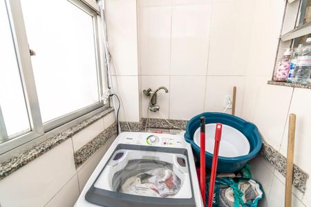 Apartamento à venda com 67m², 3 quartos e 1 vagaÁrea de Serviço