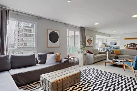 Apartamento à venda com 3 quartos, 210m² em Vila Olímpia, São Paulo