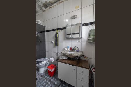 Casa 1 - Banheiro 1 de casa à venda com 2 quartos, 500m² em Vila Ré, São Paulo