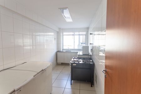 Apartamento à venda com 80m², 3 quartos e 2 vagas Apartamento à venda com 80m², 3 quartos e 2 vagasÁrea Comum - Cozinha do Salão de Festas