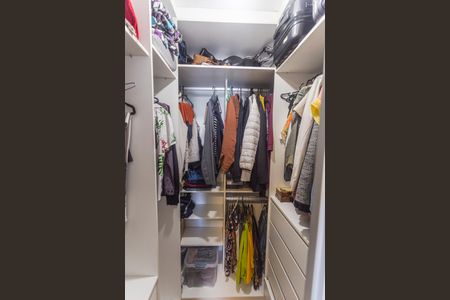 Apartamento à venda com 80m², 3 quartos e 2 vagas Apartamento à venda com 80m², 3 quartos e 2 vagasCloset da Suíte