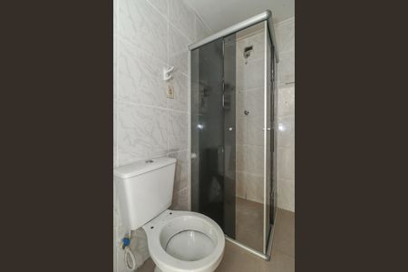 Banheiro de apartamento para alugar com 1 quarto, 35m² em Jardim Dona Leopoldina, Porto Alegre