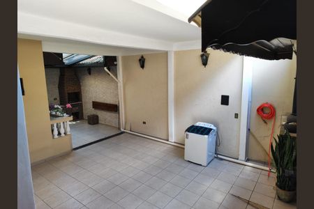 Casa à venda com 164m², 3 quartos e 3 vagasQuintal