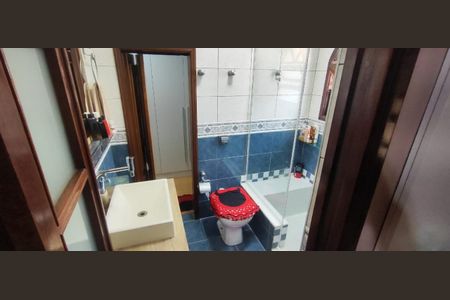 Casa à venda com 164m², 3 quartos e 3 vagasBanheiro da Suíte