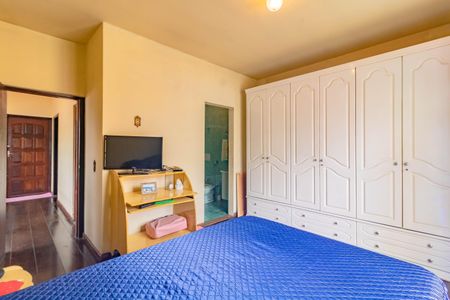 Casa à venda com 200m², 3 quartos e 3 vagasSuíte