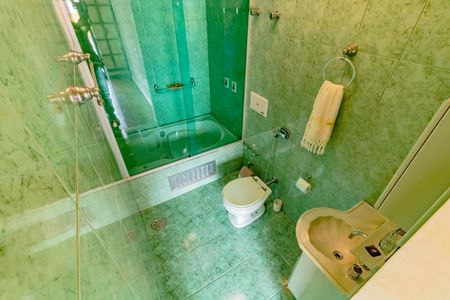 Casa à venda com 200m², 3 quartos e 3 vagasBanheiro da Suíte