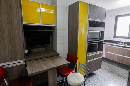 Apartamento para alugar com 140m², 4 quartos e 3 vagas Apartamento para alugar com 140m², 4 quartos e 3 vagasCozinha