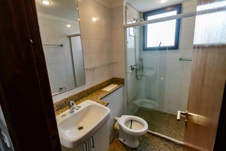 Apartamento para alugar com 140m², 4 quartos e 3 vagas Apartamento para alugar com 140m², 4 quartos e 3 vagasBanheiro da Suíte 2