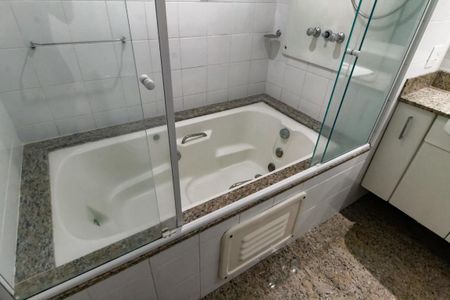 Apartamento para alugar com 140m², 4 quartos e 3 vagas Apartamento para alugar com 140m², 4 quartos e 3 vagasBanheiro da Suíte 3