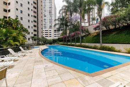 Apartamento para alugar com 140m², 4 quartos e 3 vagas Apartamento para alugar com 140m², 4 quartos e 3 vagasÁrea comum - Piscina