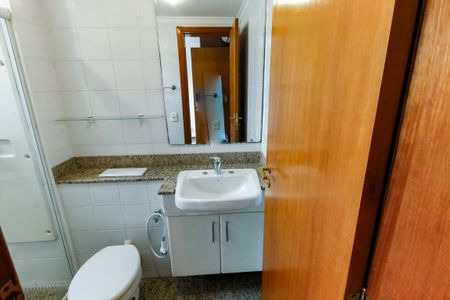 Apartamento para alugar com 140m², 4 quartos e 3 vagas Apartamento para alugar com 140m², 4 quartos e 3 vagasBanheiro da Suíte 1