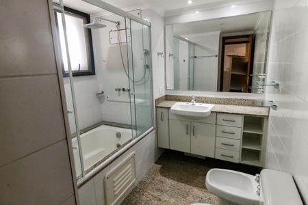 Apartamento para alugar com 140m², 4 quartos e 3 vagas Apartamento para alugar com 140m², 4 quartos e 3 vagasBanheiro da Suíte 3