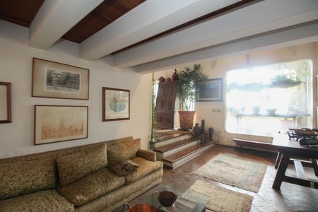 Casa de Condomínio à venda com 3 quartos, 301m² em Jardim Vitoria Regia (zona Oeste), São Paulo