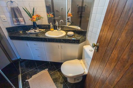 Casa à venda com 1100m², 6 quartos e 10 vagasBanheiro