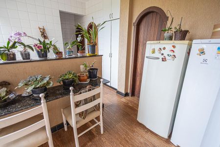 Casa à venda com 1100m², 6 quartos e 10 vagasÁrea de Serviço