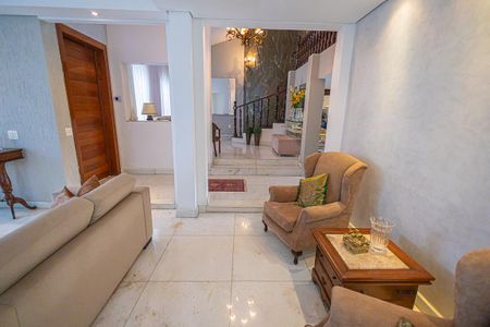 Casa à venda com 1100m², 6 quartos e 10 vagasSala