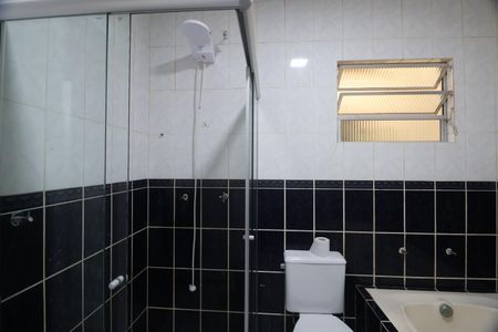 Casa à venda com 260m², 4 quartos e 5 vagasBanheiro 1