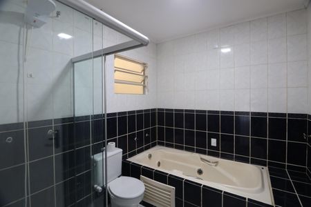 Casa à venda com 260m², 4 quartos e 5 vagasBanheiro 1