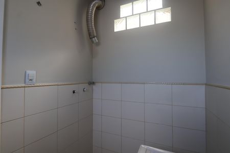 Casa à venda com 260m², 4 quartos e 5 vagasÁrea de Serviço 2