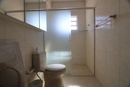 Casa à venda com 260m², 4 quartos e 5 vagasBanheiro 2