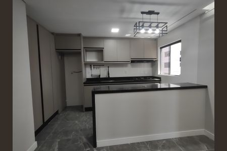 Cozinha  de apartamento para alugar com 2 quartos, 60m² em Cidade D’abril, São Paulo