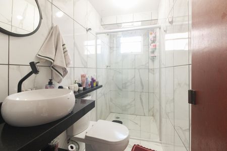 Apartamento à venda com 56m², 2 quartos e 1 vaga Apartamento à venda com 56m², 2 quartos e 1 vagaBanheiro